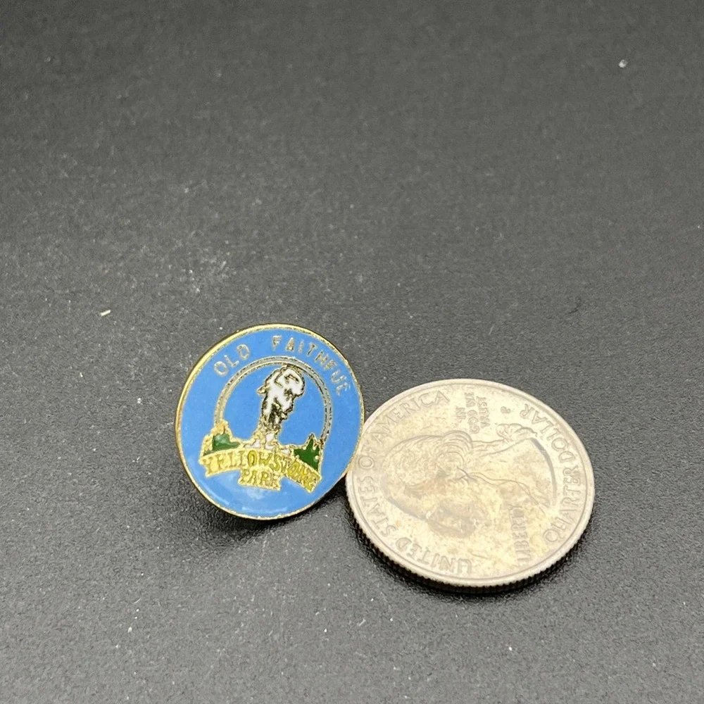 Old‎ Faithful Geyser Yellowstone Park Lapel Hat Pin